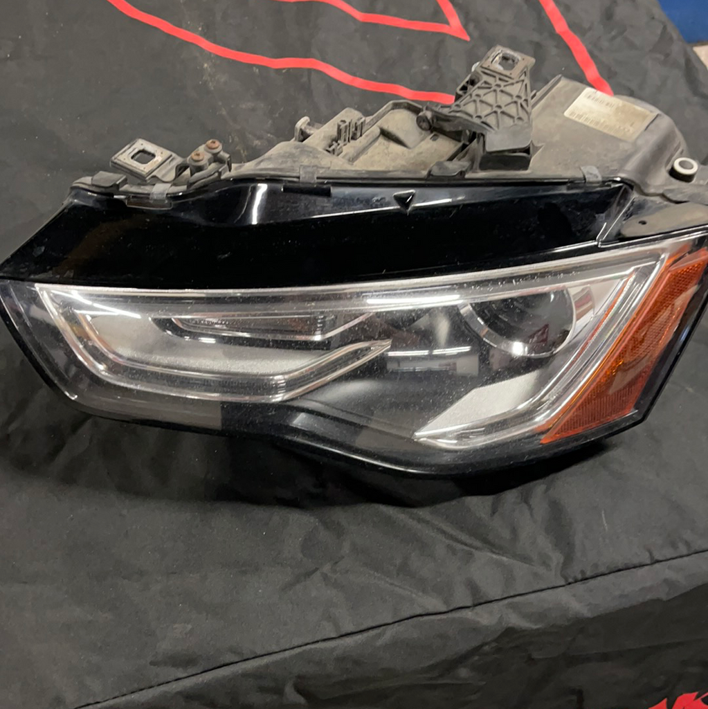 Headlamp Left - B8.5 A5, S5