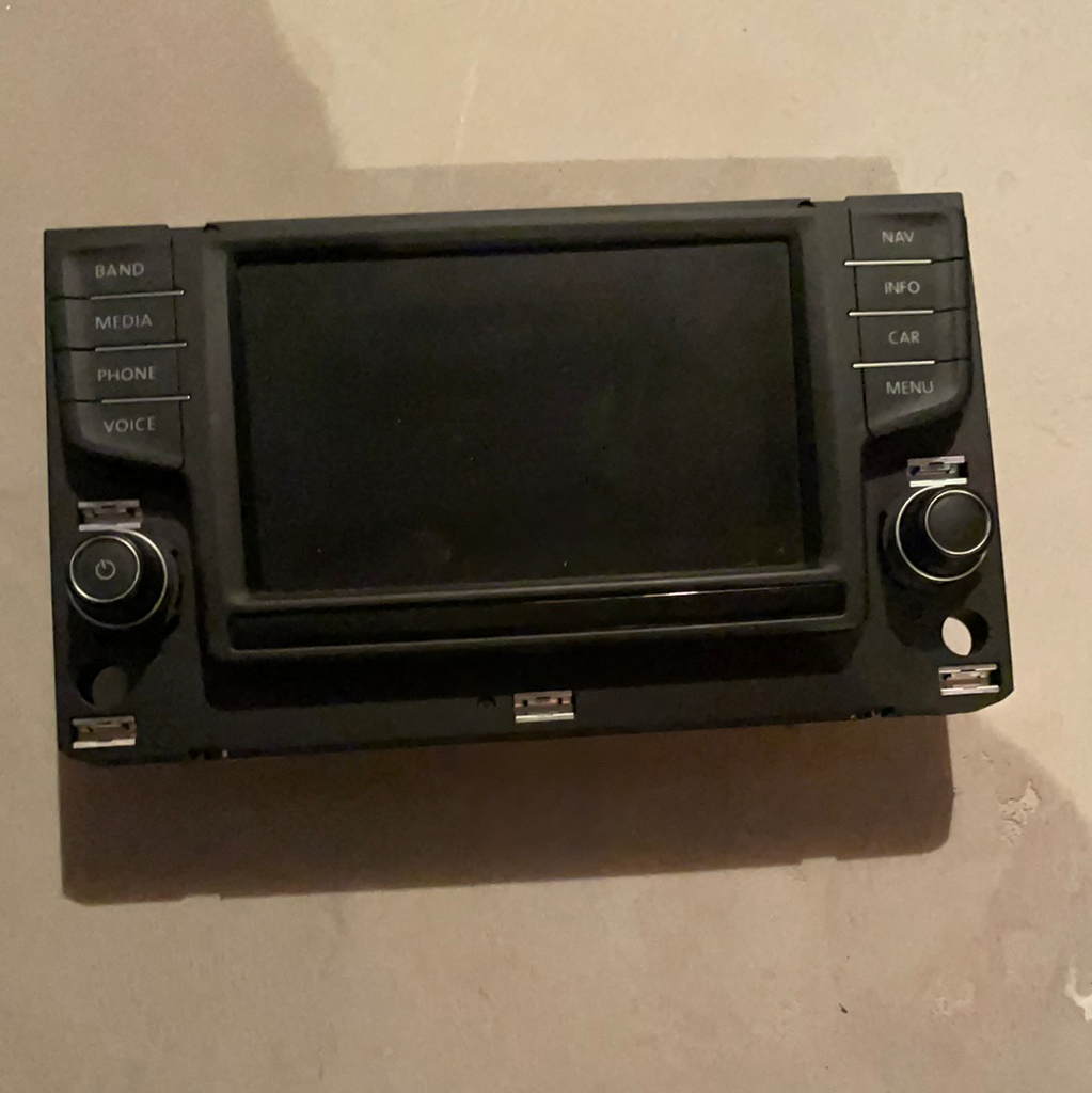 Display Unit and Control Panel with 'touchscreen' - Volkswagen