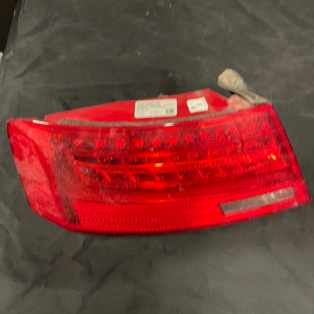 LED Tail Lamp Quarter panel Mounted LH - B8.5 A5