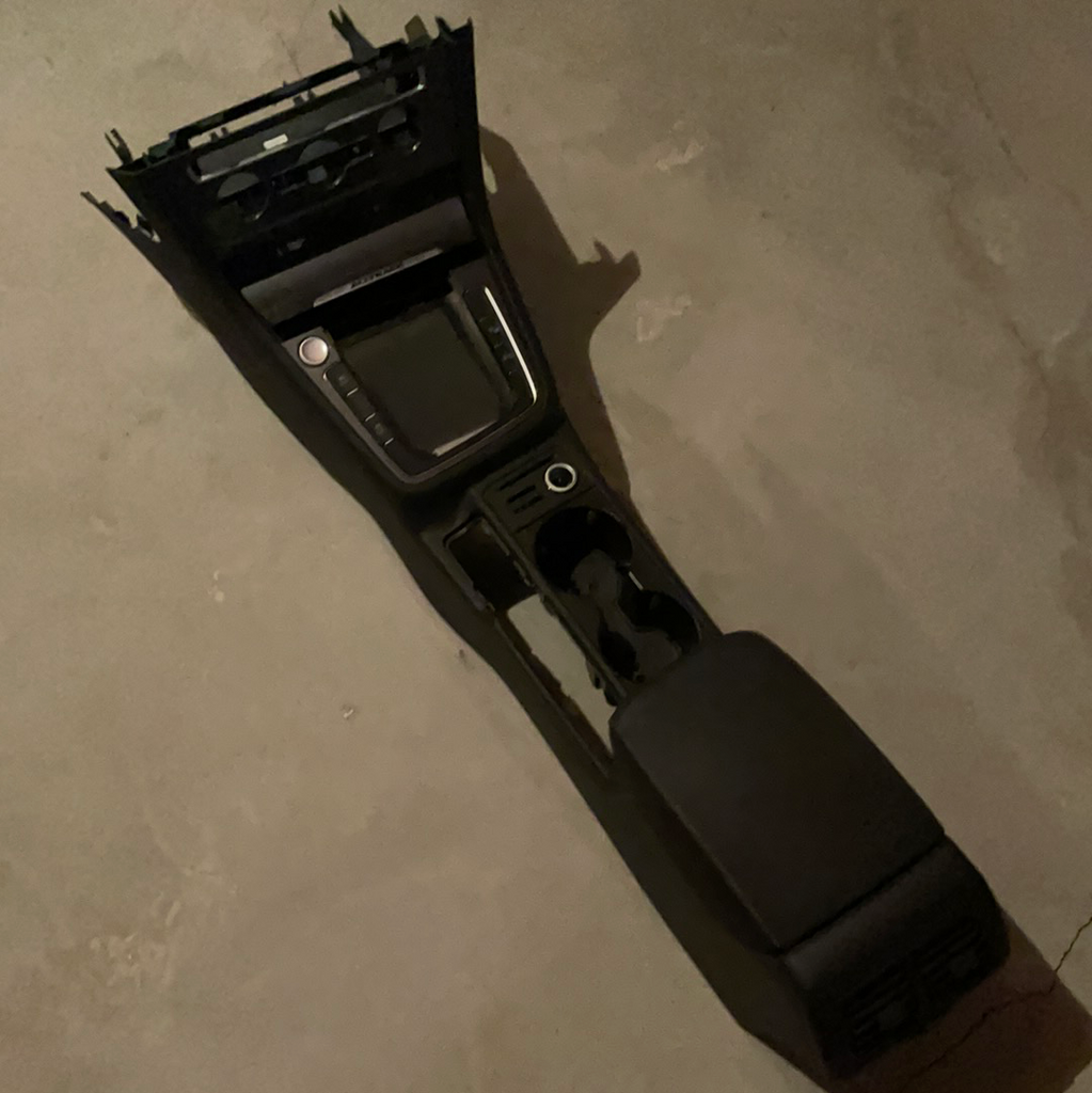 Centre Console - Volkswagen Alltrack